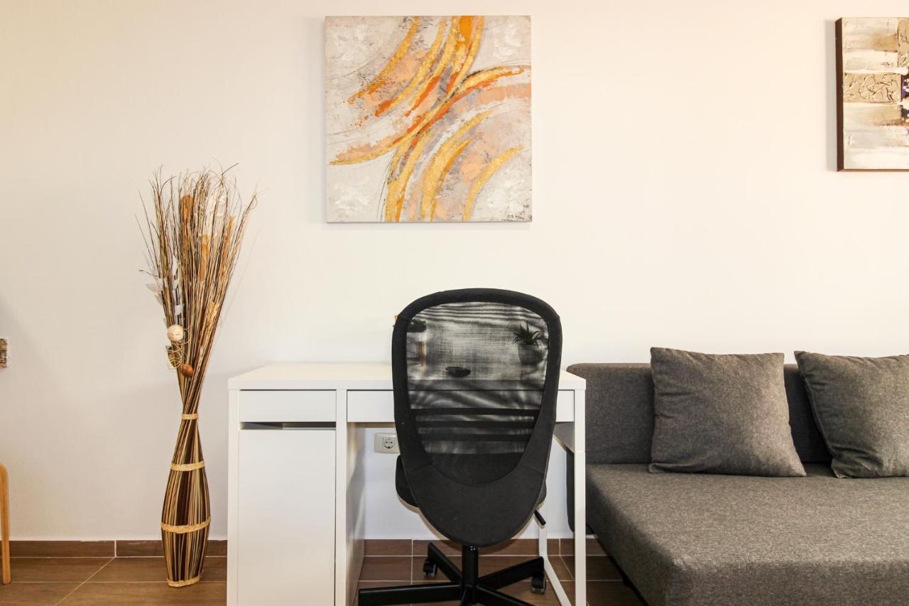 Beautiful Renovated With Air Conditioning Just Steps From The Sea In Apartment Playa de San Juan (Tenerife)