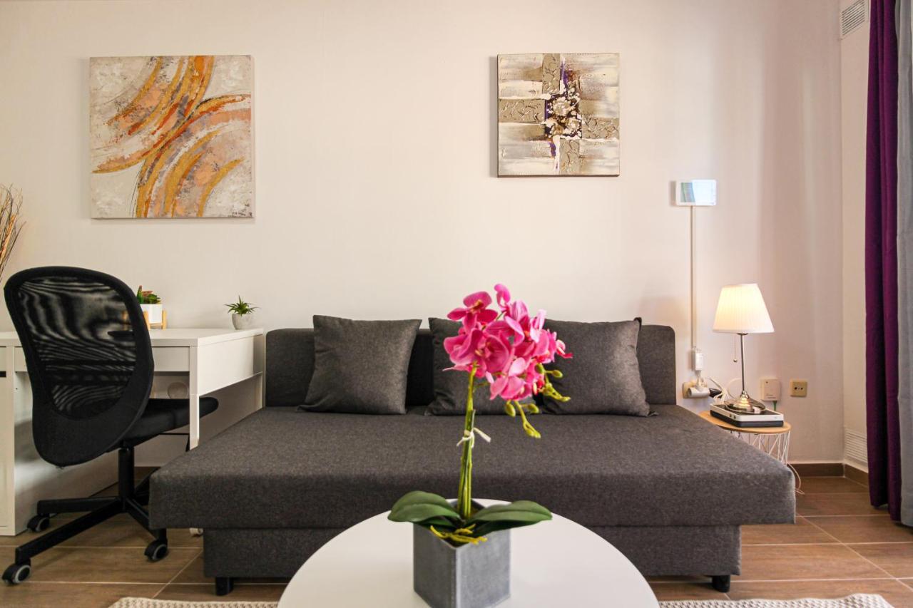 Apartment Beautiful Renovated With Air Conditioning Just Steps From The Sea In Playa de San Juan (Tenerife)