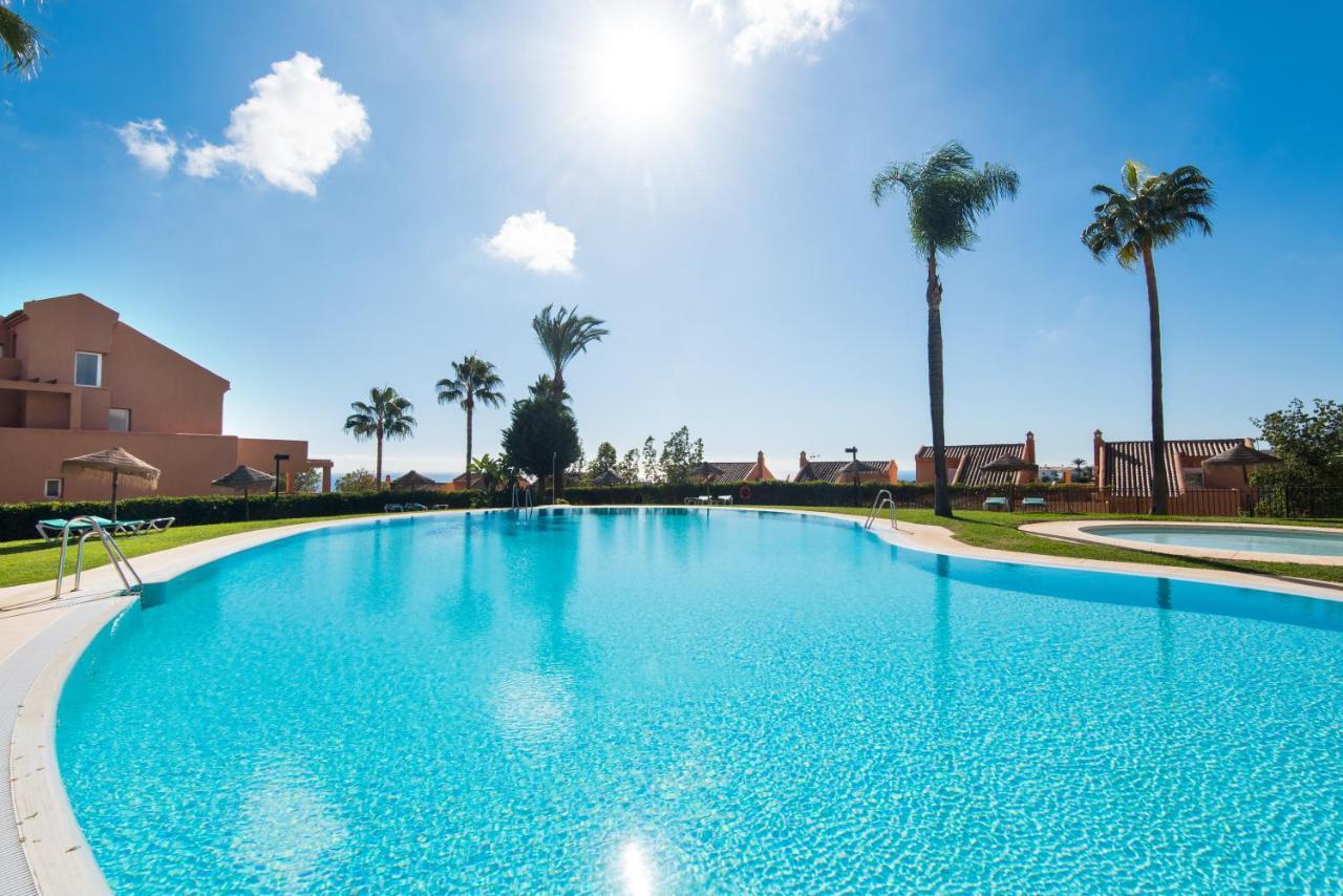 Rentandhomes Golf Elviria Apartamento *