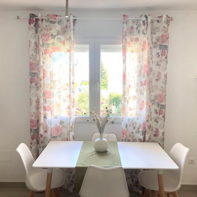 Apartamento Entero Con Solarium En Sabinillas, Con Piscina Y Al Lado Del Puerto De La Duquesa *