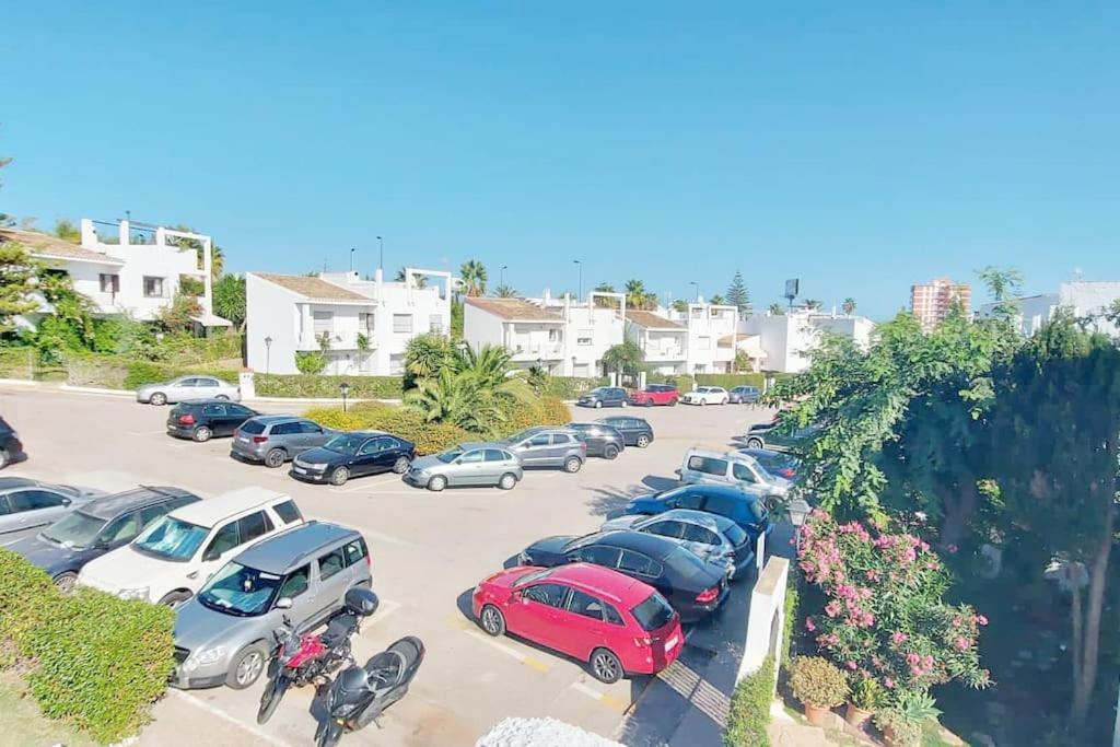Entero Con Solarium En Sabinillas, Con Piscina Y Al Lado Del Puerto De La Duquesa *
