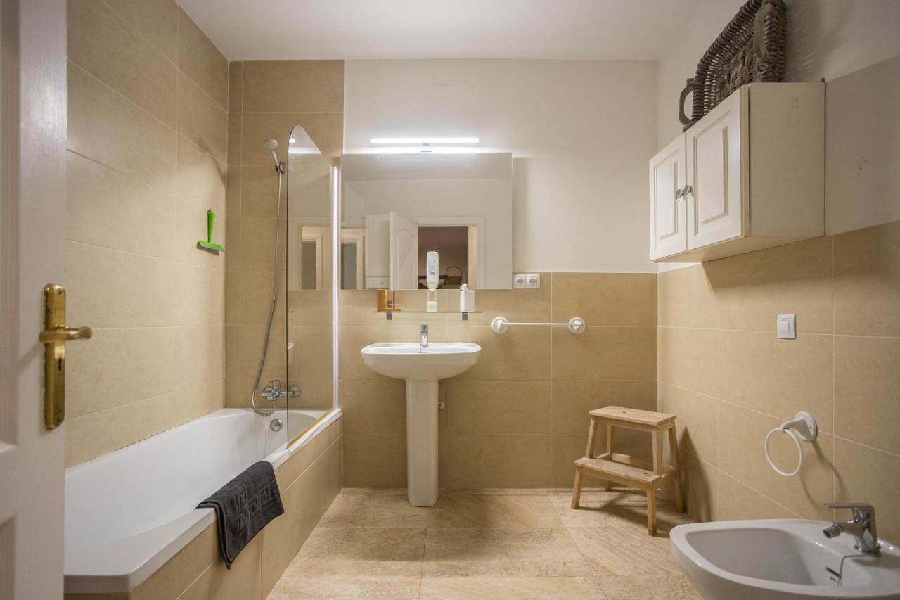 2br Penthouse With Terrace And Views