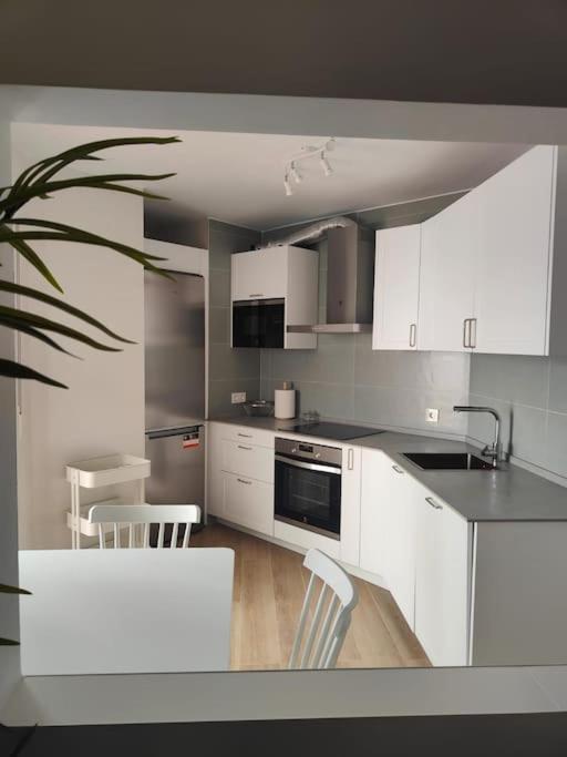Reformado En Urb. Jardines De Zahara Apartamento *