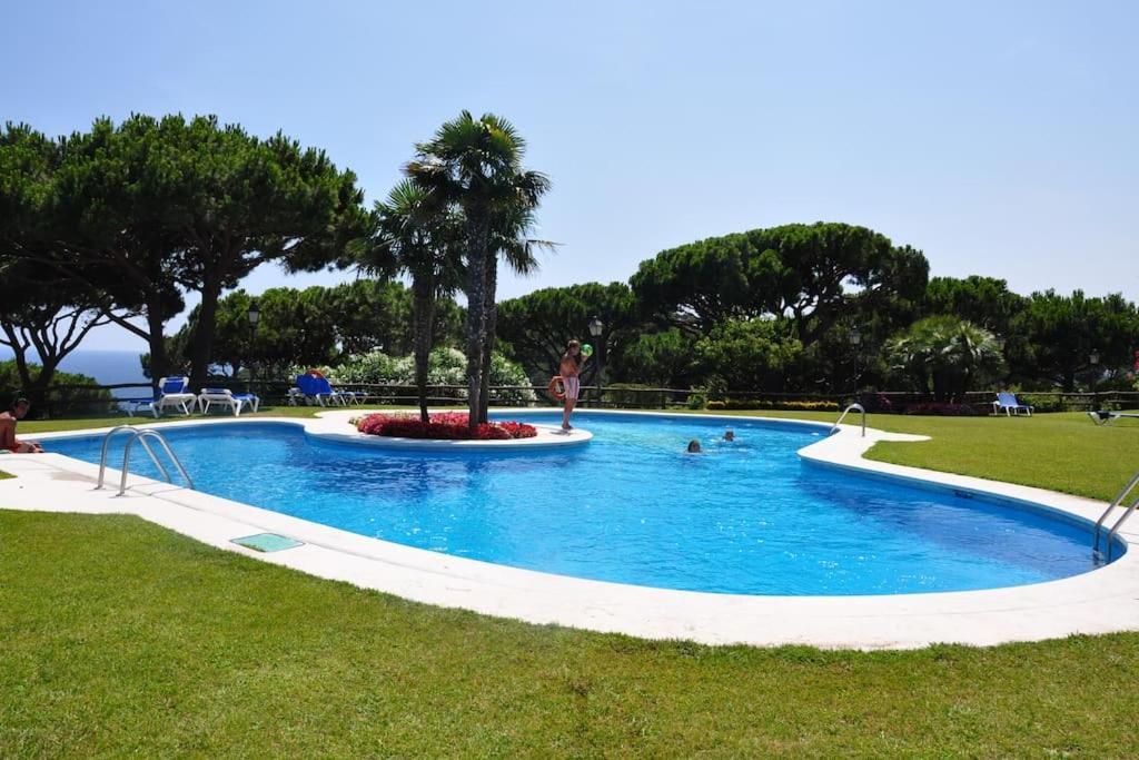 Sea View House With Private Pool And Garden