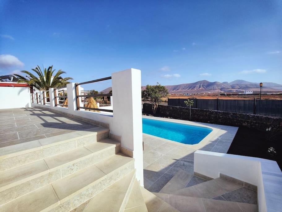 No 2. Stunning 4-bedroom With Large Pool Villa La Oliva