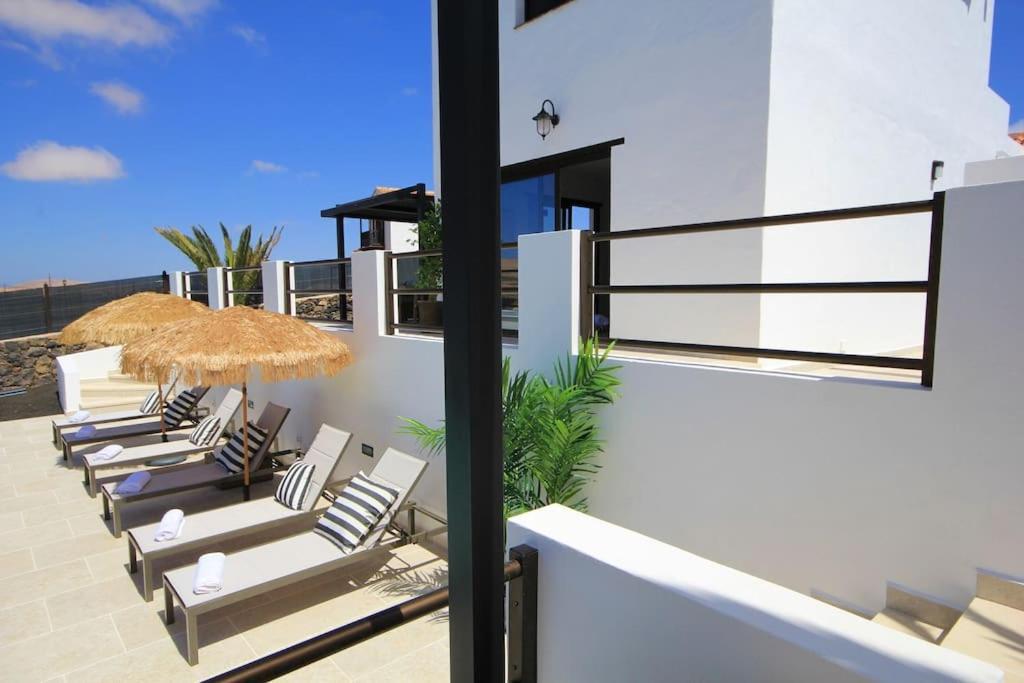 No 2. Stunning 4-bedroom With Large Pool *