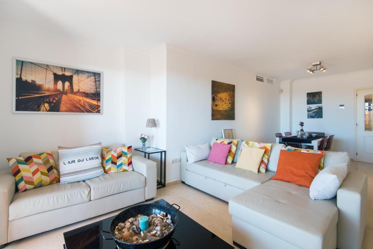 Rentandhomes Golf Elviria Apartamento