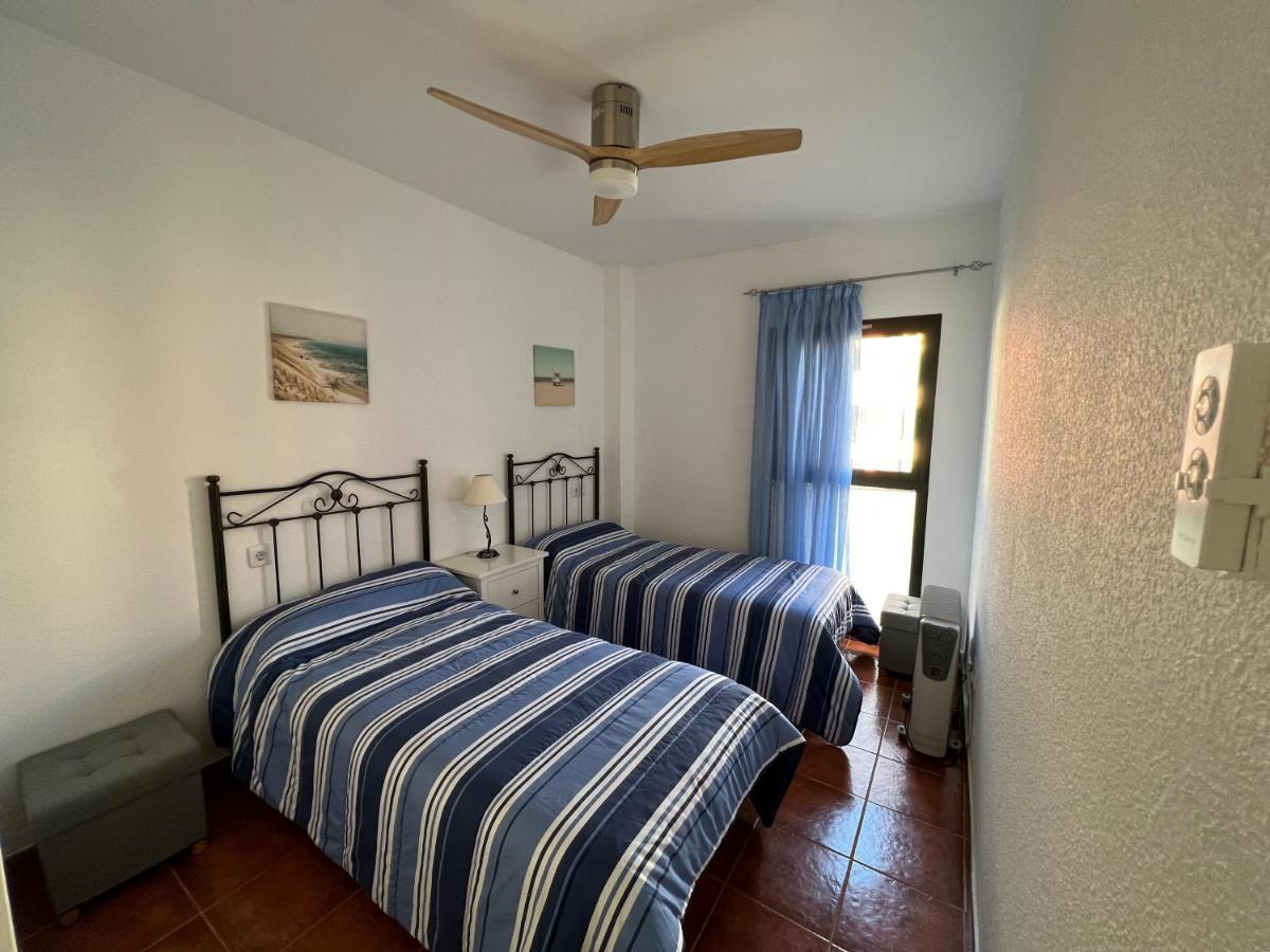 En Urbanizacion De Primera Linea De Playa, Atlanterra Zahara De Atunes Apartamento *
