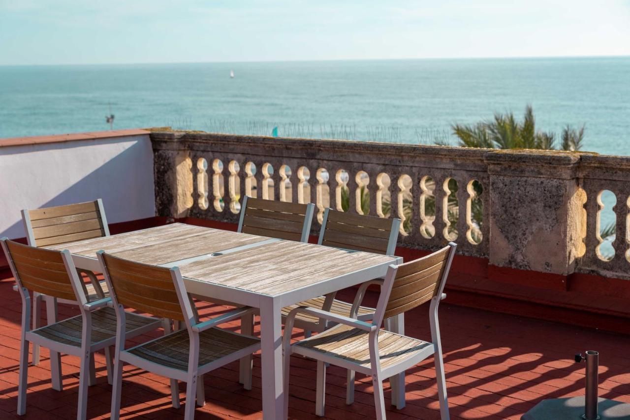 Les Barbes Apartment