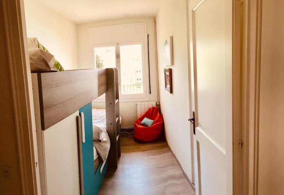 Apartment 2 Story, 5 Bedroom, 3 Bath Flat, Steps From The & Cliff Walk Llafranc