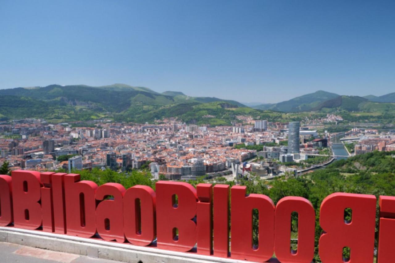 Gran Bilbao 3 - 3 Bedrooms Apartamento *