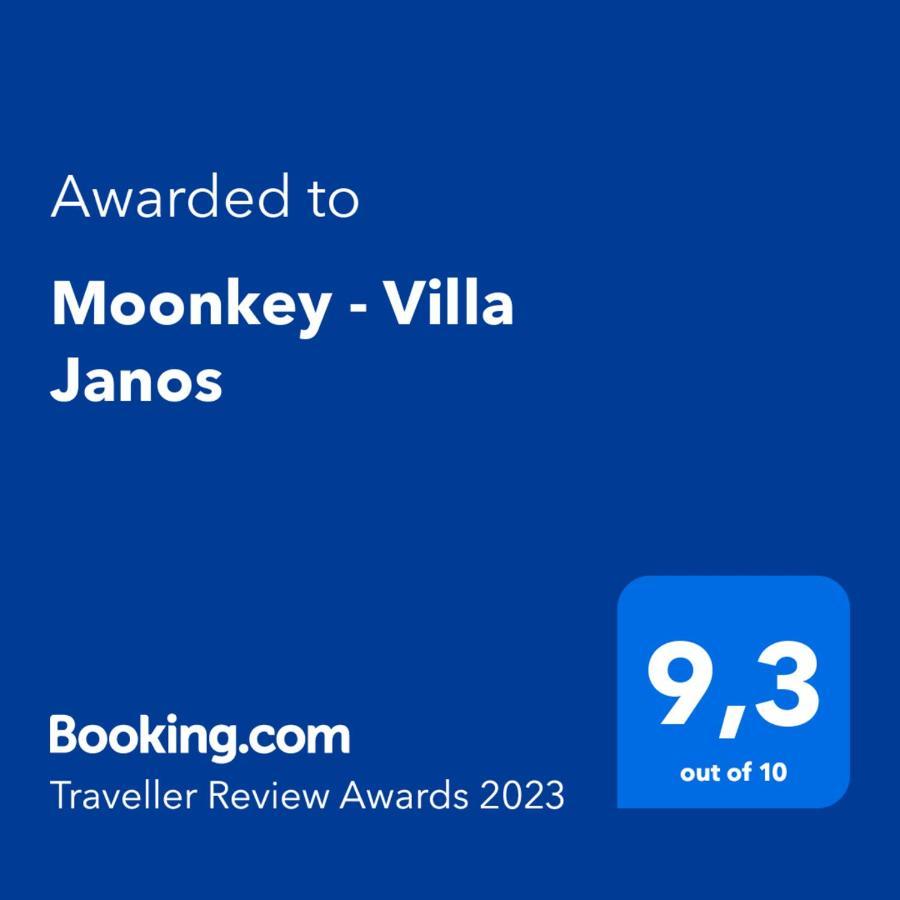 Villa Moonkey - Janos *