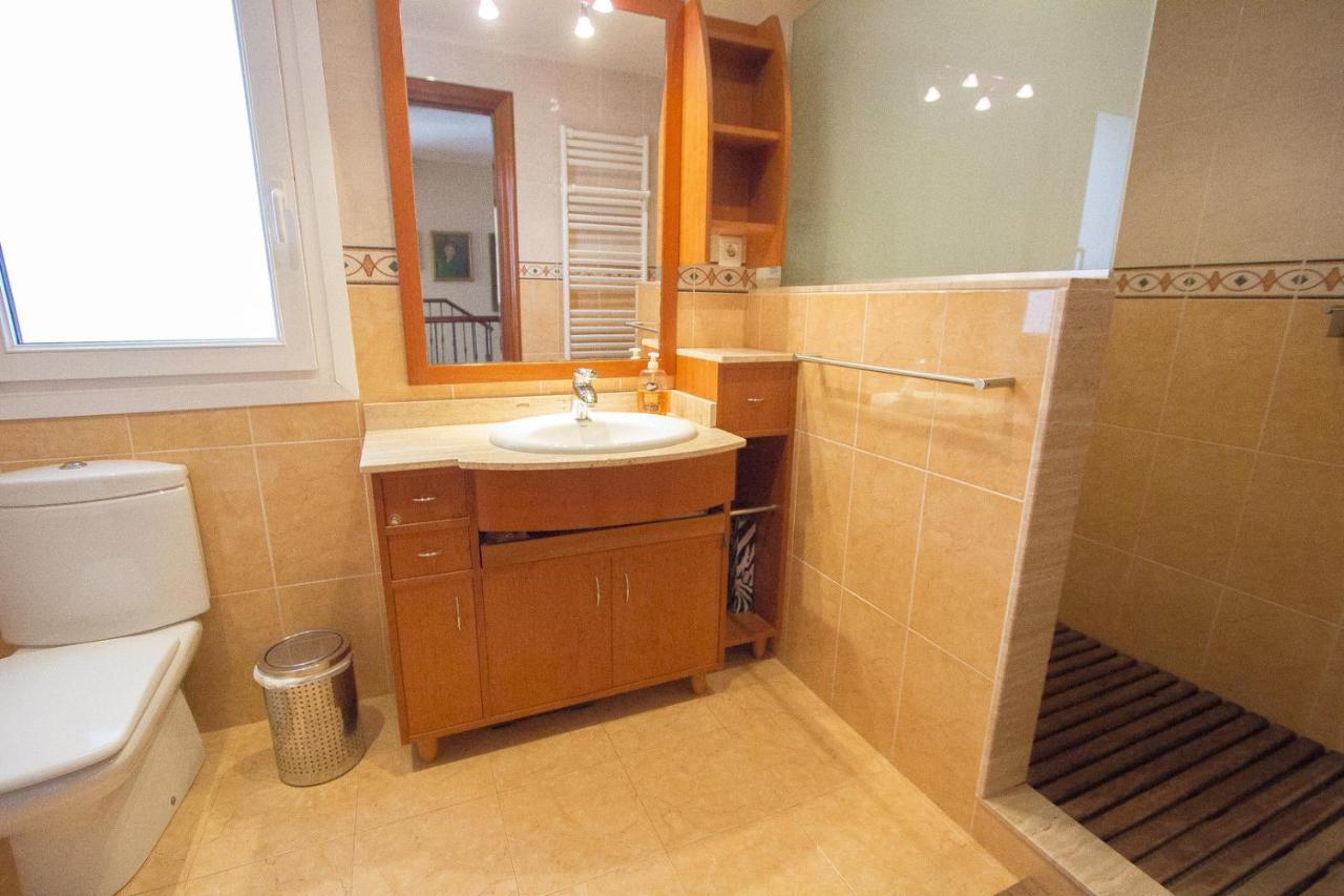 Villa Catalunya Casas Port Aventura,golf, Costa Dorada At Your Doorstep Reus