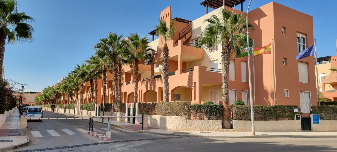 Paraiso De Playa: Beachfront With Pool Views Vera