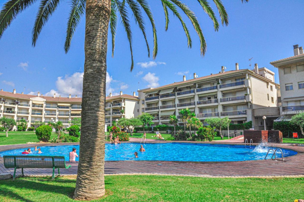 Golf B 110 Only Families Apartamento *