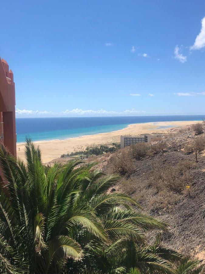Front With Stunning Ocean Views! Apartment