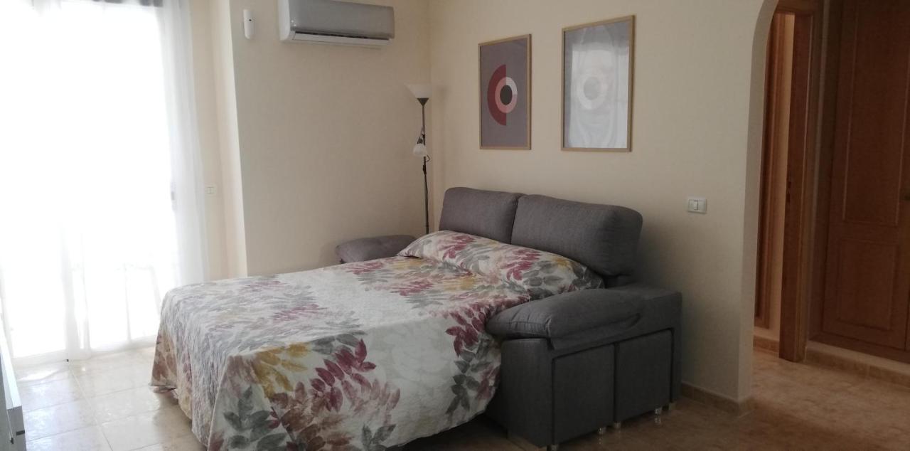 Apartment Apto Isa: Amplio Y Acogedor Apto De 75m Con Terraza, Aire Acondicionado Y Parking Gratuito *