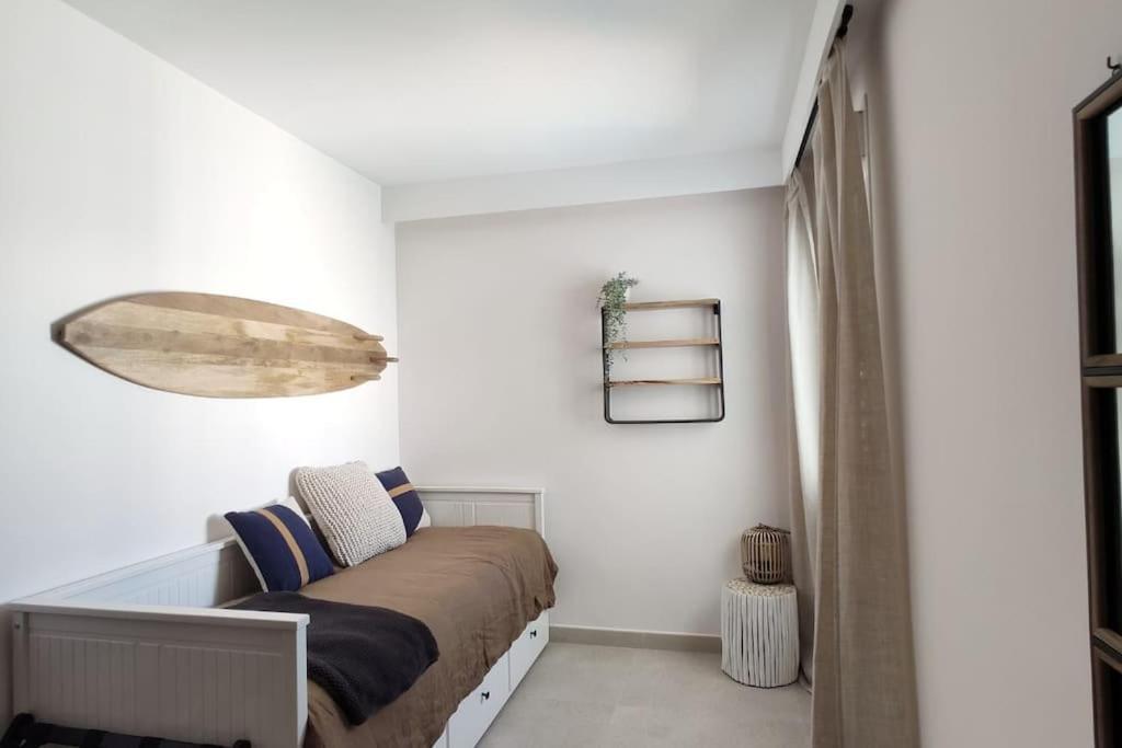 Piso Reformado De Diseno C/terraza. Playa El Ancla Apartment