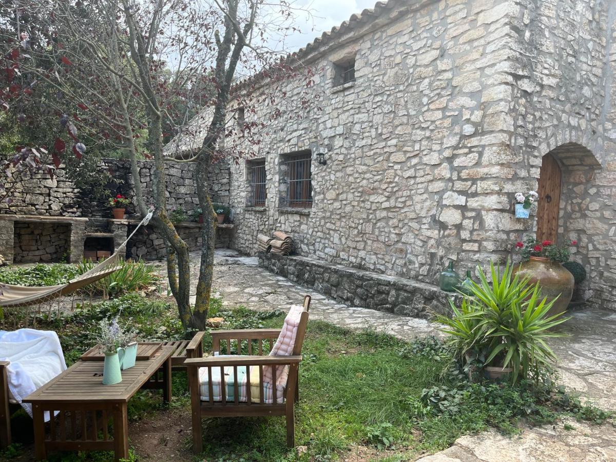 Masiadenjust Casa rural Rojals