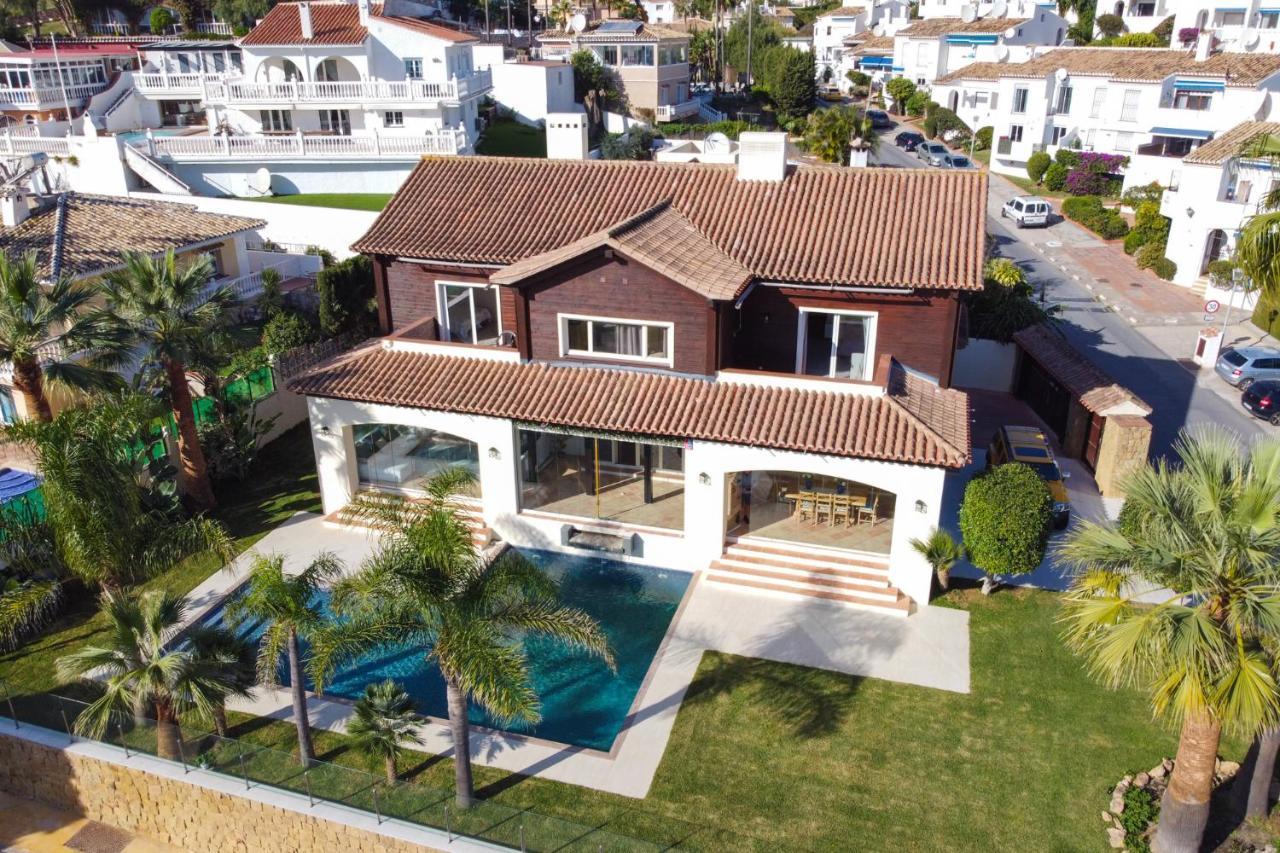 Villa Lets In The Sun Crystal La Cala De Mijas