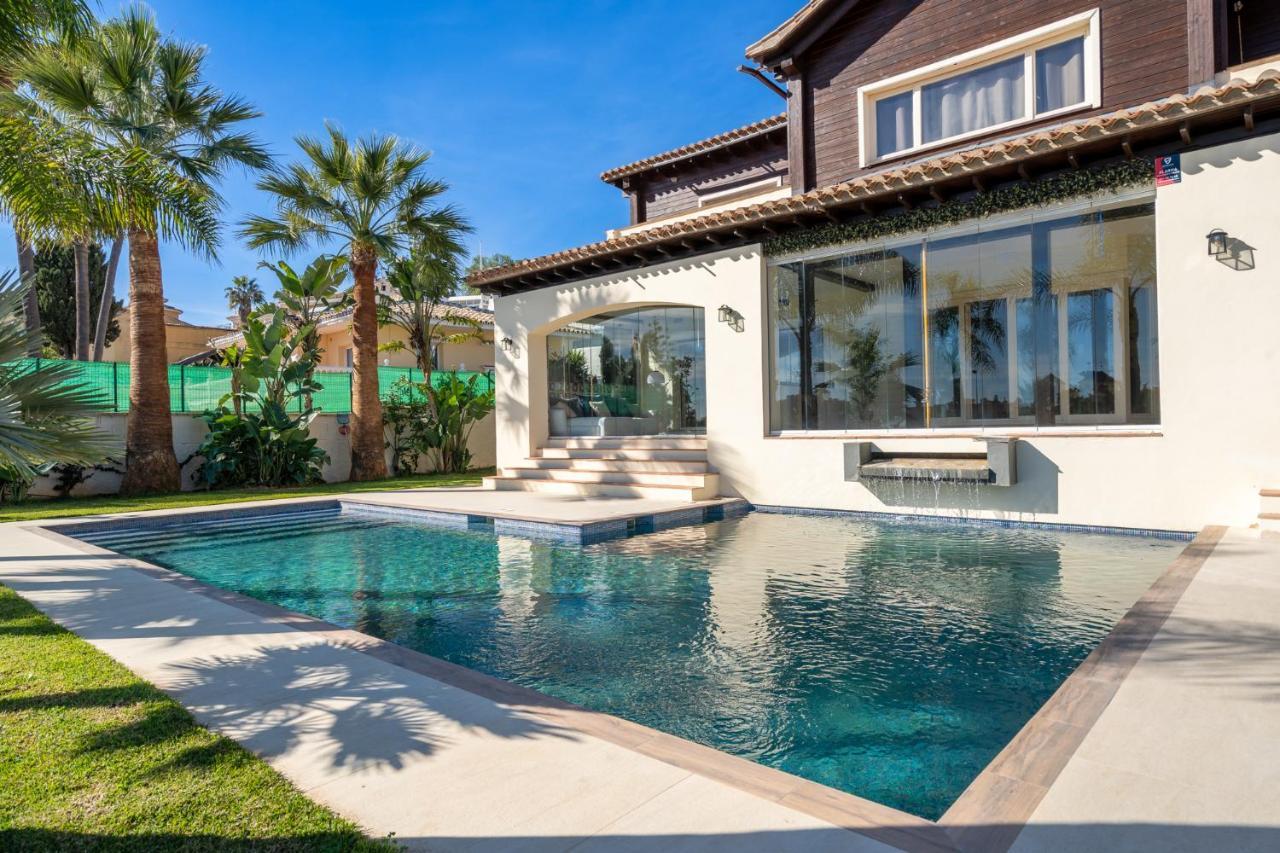 Villa Lets In The Sun Crystal La Cala De Mijas