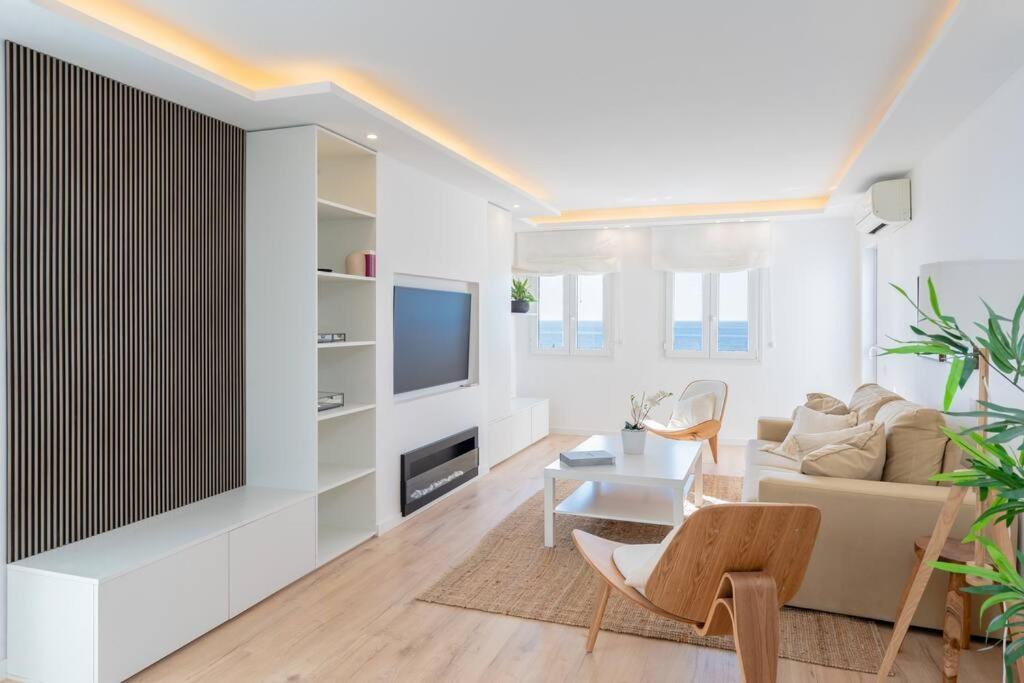Cosy With Direct Access To The Sea Mijas