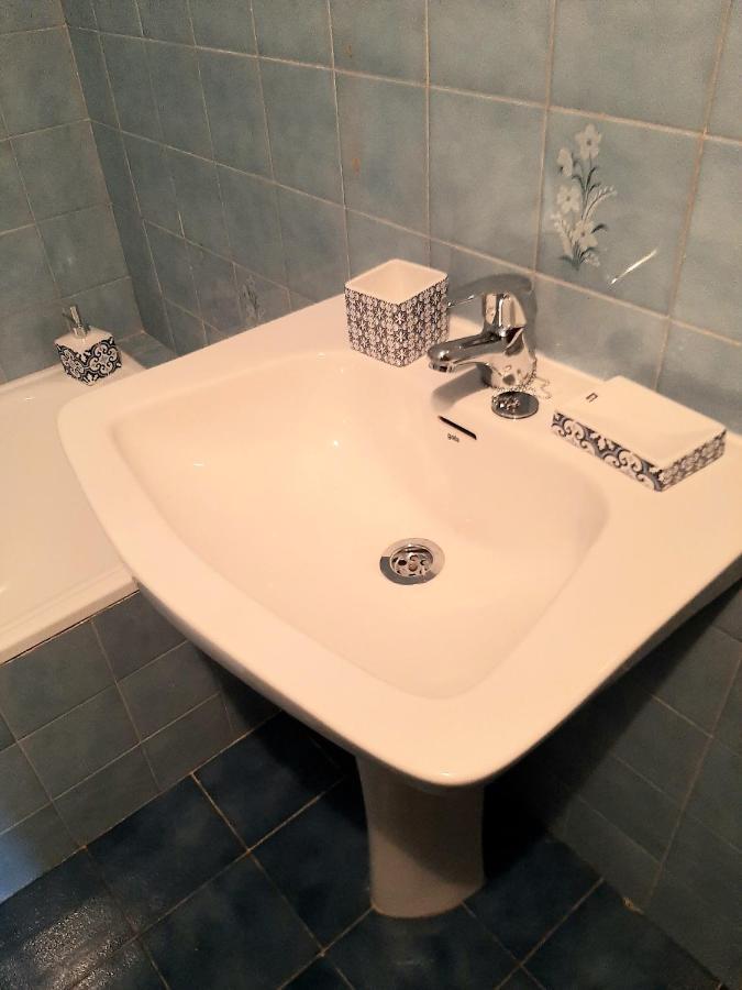 Beachfront Penthouse 3 Double Bedrooms, 2 Bathrooms *