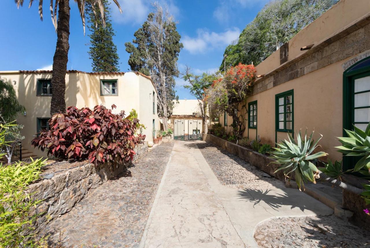 Detached With Garden, Heated And Private Pool, Sea View, Parking Free *