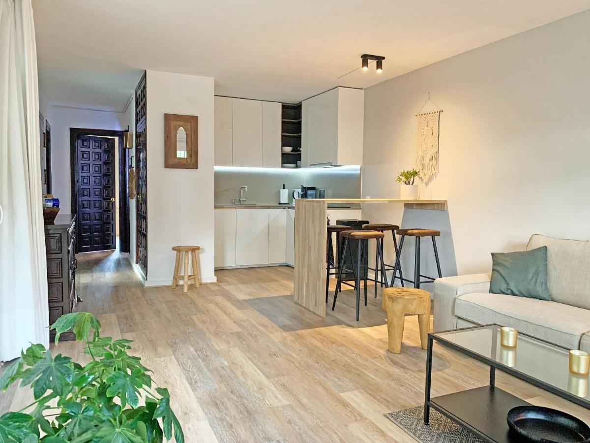 With Large Terrace In A Quiet Park - Nearby *