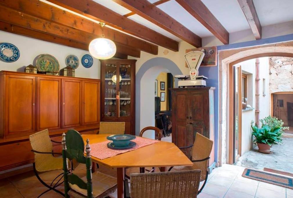 Charming Townhouse 7 Pax Wifi/aircon - Ca's Padri Сasa de vacaciones *