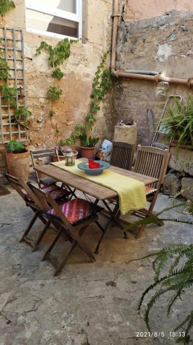 Charming Townhouse 7 Pax Wifi/aircon - Ca's Padri *