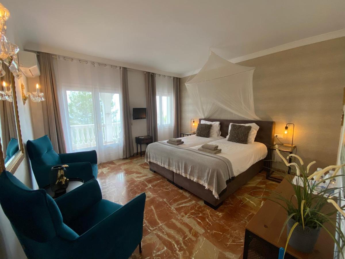 Manana Bed & Breakfast