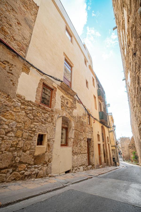 1 En La Muralla Romana Junto A La Catedral
