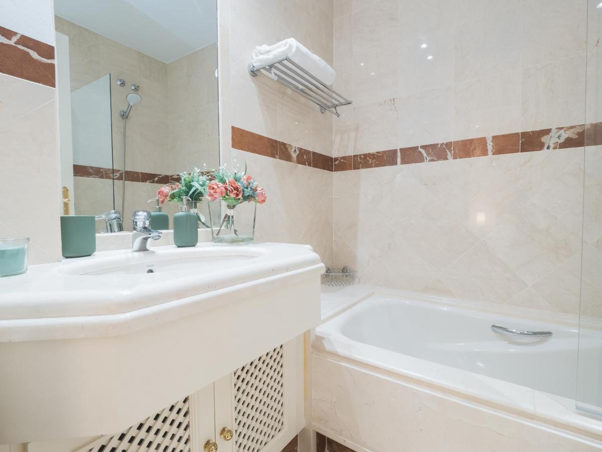Cubo's & Parking Jardines De Don Carlos Apartment *