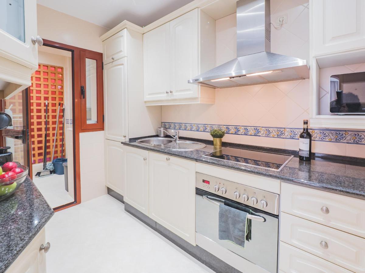 Cubo's & Parking Jardines De Don Carlos Apartment Marbella