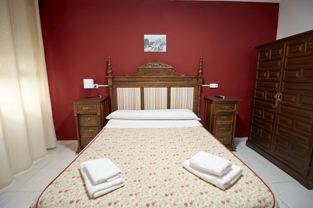 Virgen De Reyes Hotel 2*