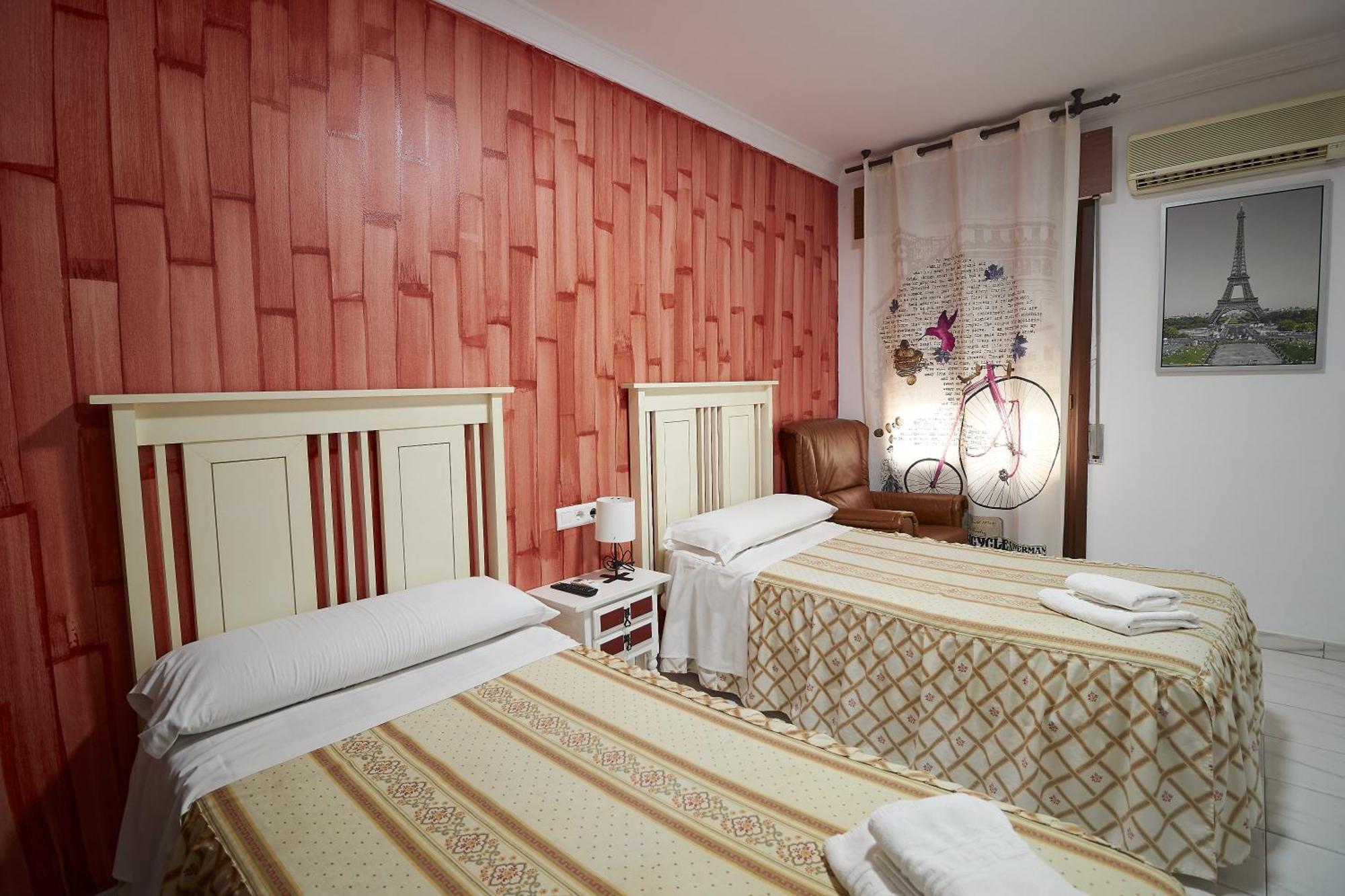 Hotel Virgen De Reyes