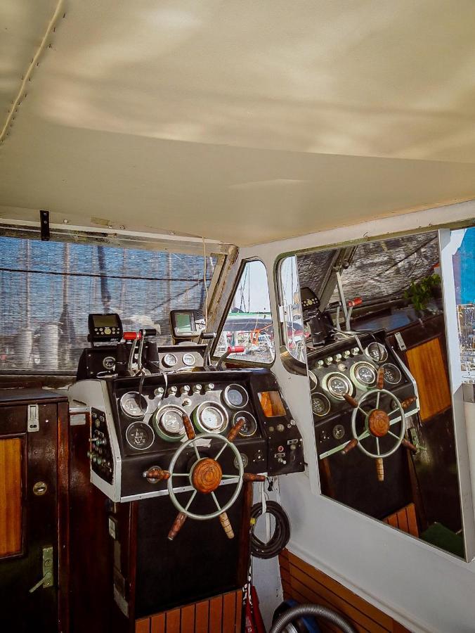 Botel Precioso Barco En Barcelona *