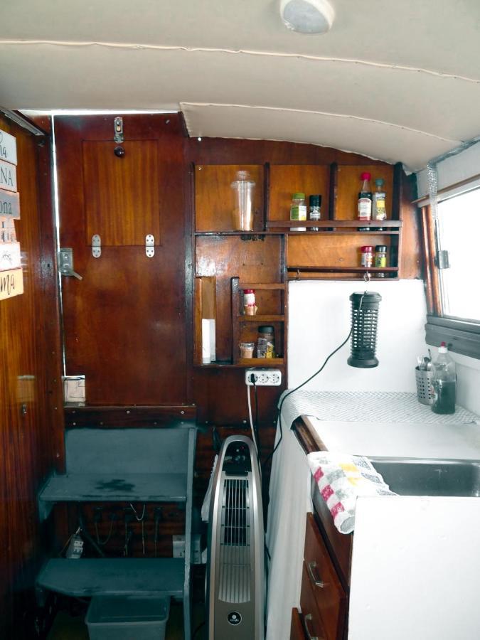 Botel Precioso Barco En Barcelona