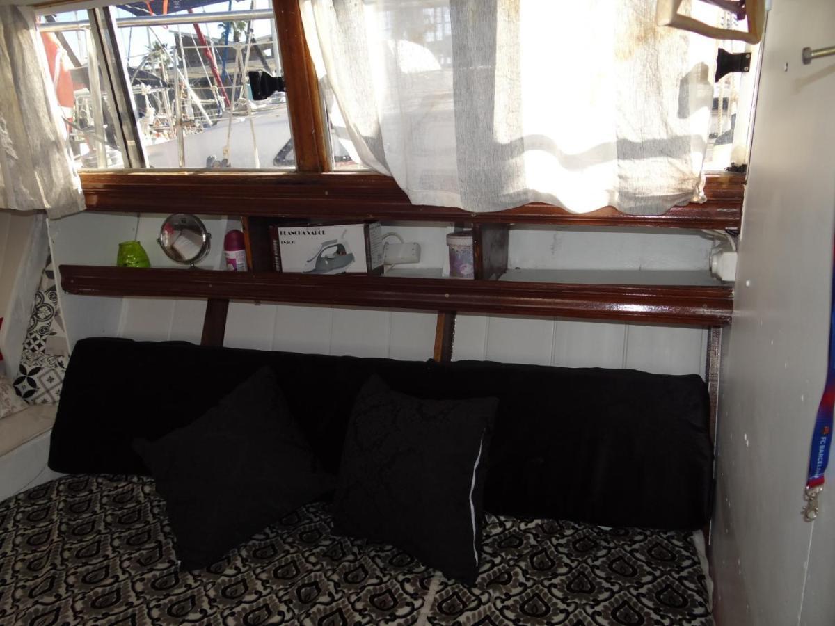 Precioso Barco En Barcelona * Badalona