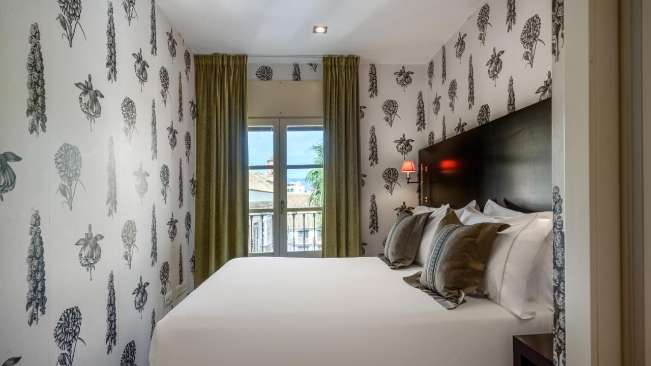 Mate Larios Hotel