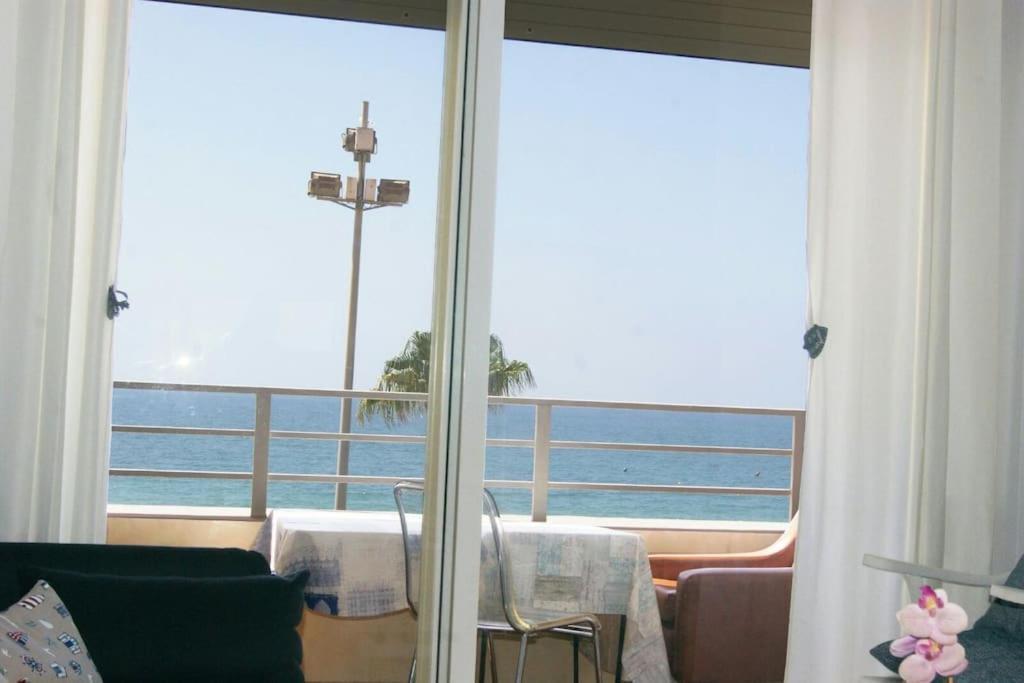 Apartamento Paseo Maritimo Playa Victoria Frontal Mar *
