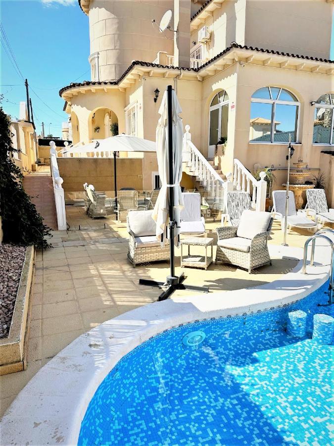 Villa 2 Apts In Sun And Happiness