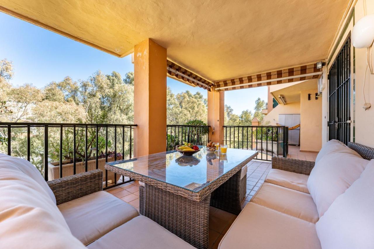 Apartamento Seaside Bliss 2br With Tranquil Terrace Pool And Parking Fuengirola
