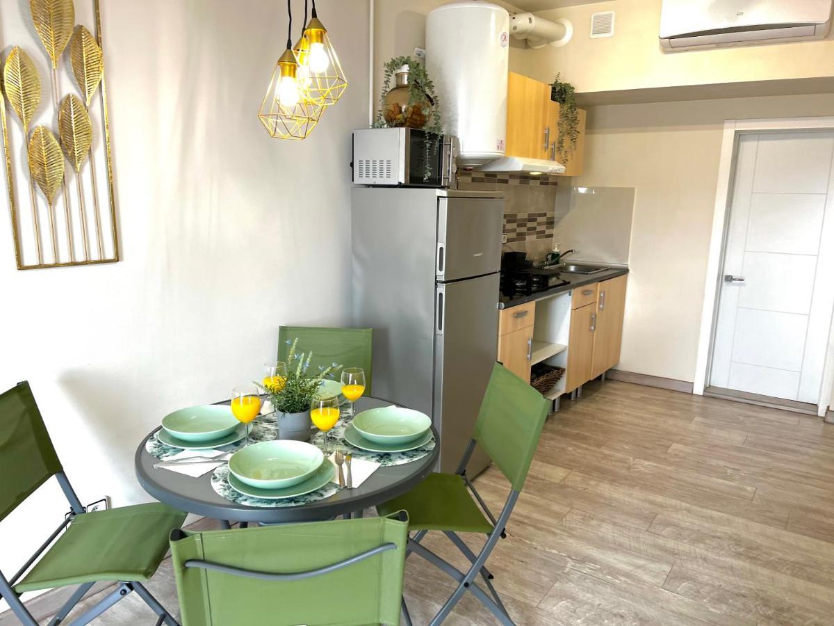Amazing With Terrace Apartment
