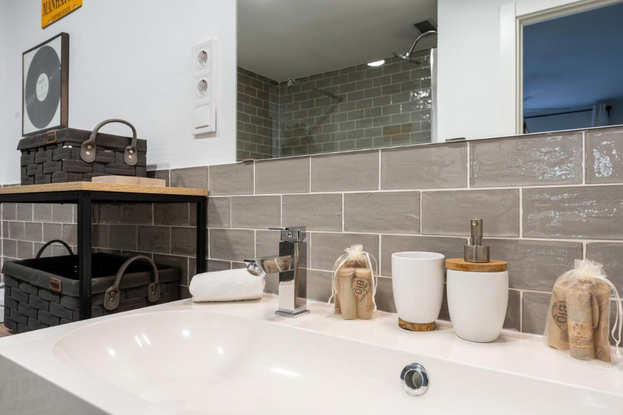 Apartamento Seaside Bliss 2br With Tranquil Terrace Pool And Parking *