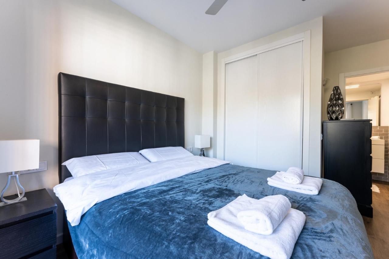 Seaside Bliss 2br With Tranquil Terrace Pool And Parking Apartamento Fuengirola