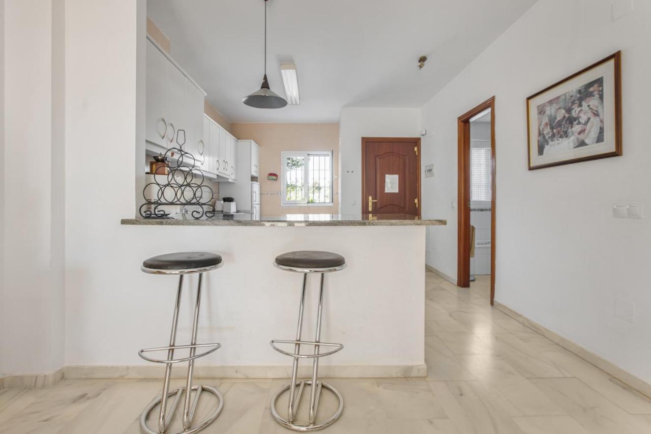 Ayma Dodge Lauro Golf Apartment *