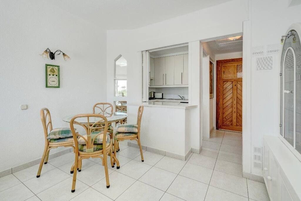 Altamira Beachfront Apartment, Costa Adeje *