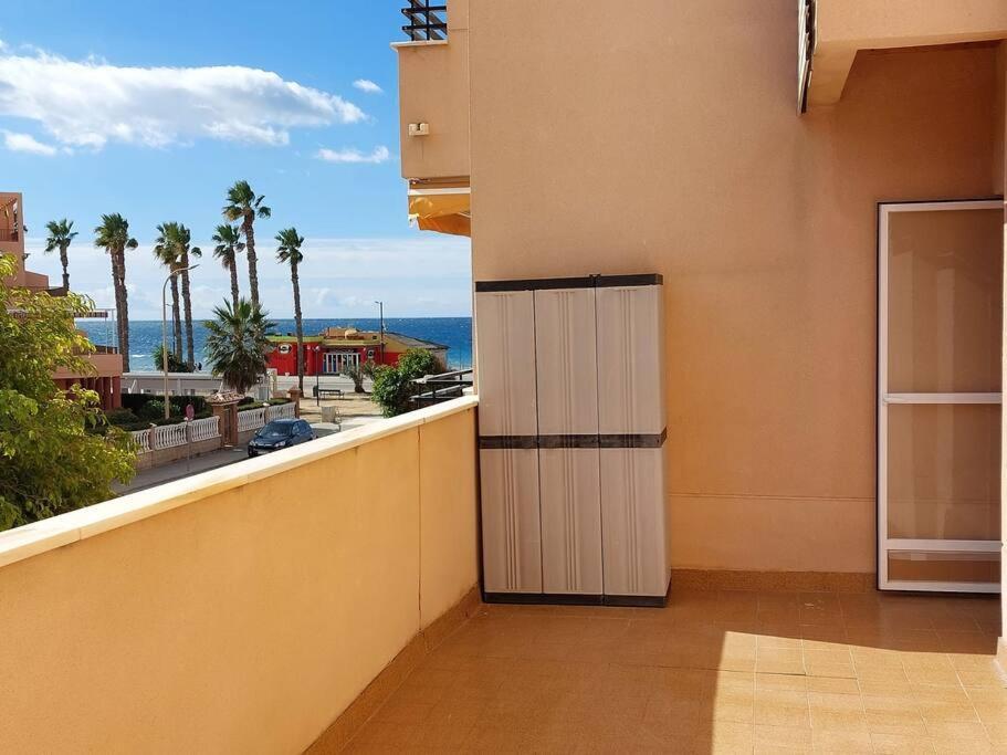 Apartment Con Vistas Al Mar. *